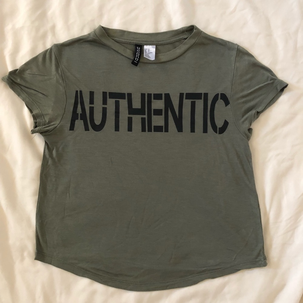 H&M Divided Crop Top Shirt “Aunthentic”